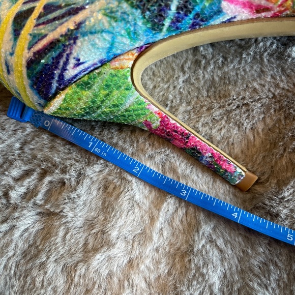 Beautiful and Fun Nine West Heels 10 - Picture 5 of 5